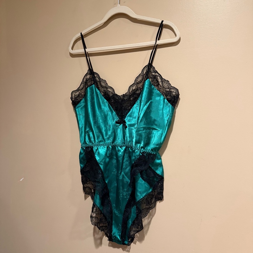 1970s Emerald Lingerie Bodysuit - Picture 2 of 7